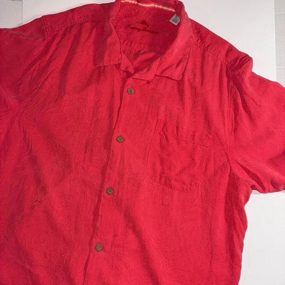Tommy Bahama Men's XL Silk Red button up short shirt with a relaxed fit
